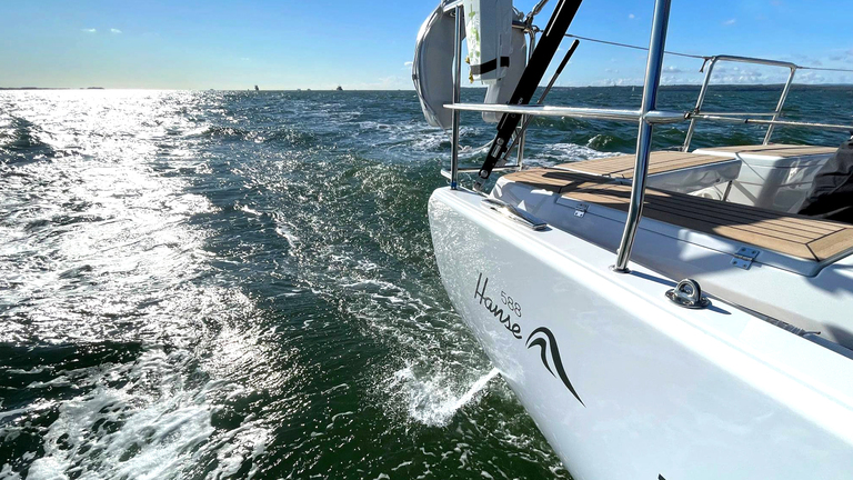Green sailing yacht with zero emissions