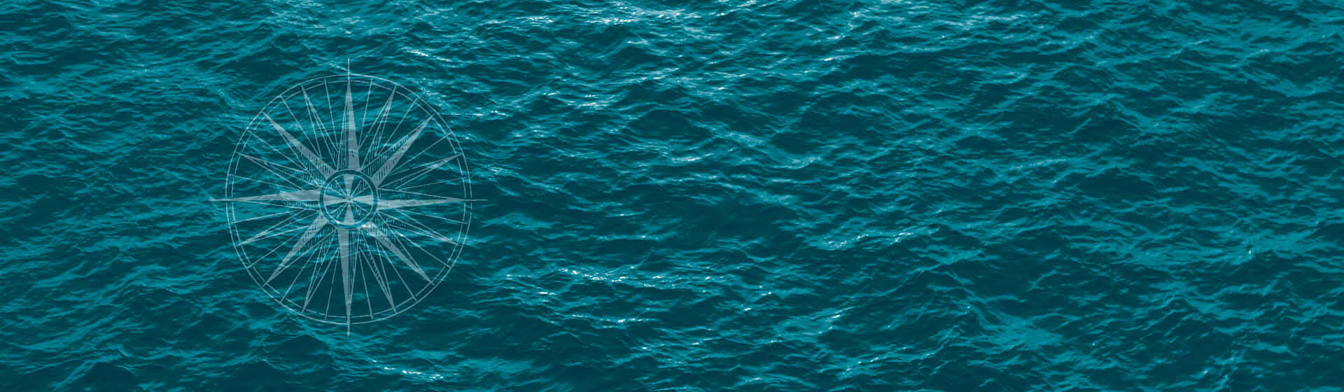 blaues Meer mit Kompassrose