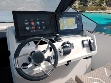 FJORD 39 XL Dashboard | The ergonomic design of the cockpit ensures optimum visibility and simple operation. | Fjord