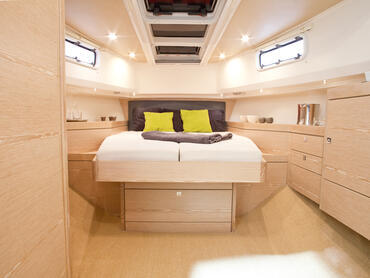 FJORD 40 open cabine | Des formes claires et l'utilisation de matériaux de qualité confèrent à FJORD un aspect luxueux. | Fjord