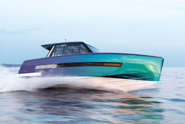 Fjord 44 coupé | FJORD can also develop special coating effects or multicoloured hull designs. | Fjord