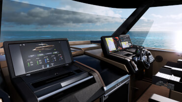 带有三个大屏幕的指挥中心为控制提供了便利。 平静海面上的运动型动力艇
