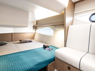 Sealine C330v | The two double cabins set the benchmark of what is currently possible in the 33ft category in terms of headroom and bed size. | Sealine