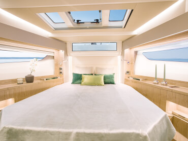 Sealine C390 owner's cabin | Sealine holds true to the signature trait or all round natural light even below deck. | Sealine