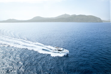 El SEALINE F530 cruza el océano a toda velocidad