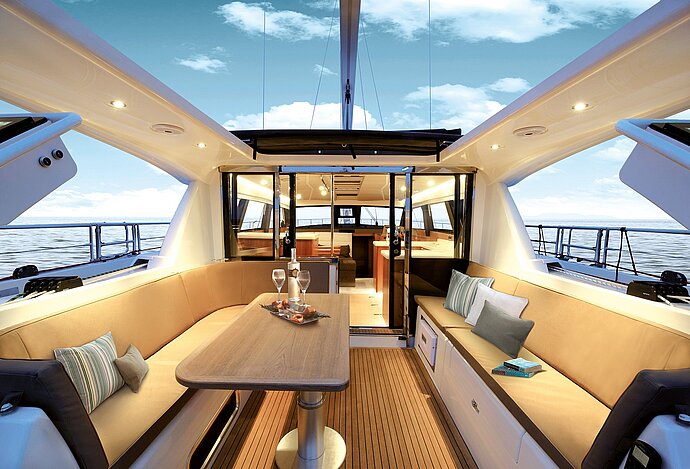Luxus-Deckssaloon-Segelboot-Interieur der Moody Deck Saloon 54