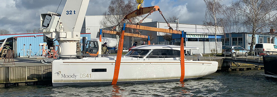 First Moody Decksaloon 41 launched into water