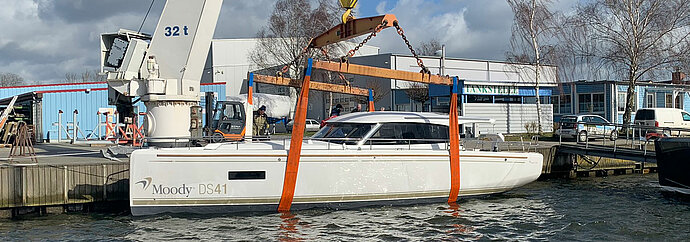 Moody Decksaloon 41 yacht à voile mis à l'eau sous la quille pour la première fois !